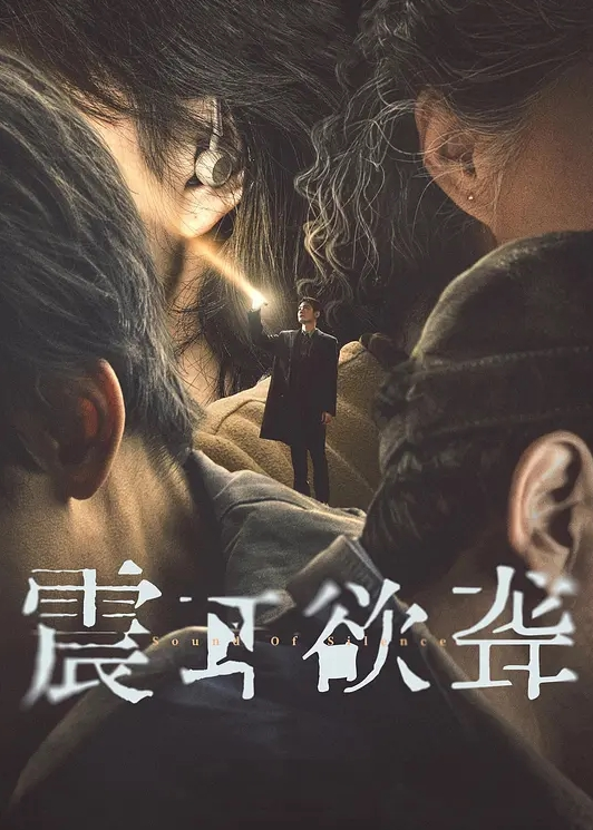20205781414用户上传商场全景厕拍系列_看起来很社会的大姐抽烟姿势很霸气 - 黑丝制服
